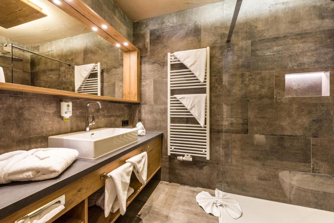 Wohlfuehlhotel Berg Heil Holzgau Ngoại thất bức ảnh