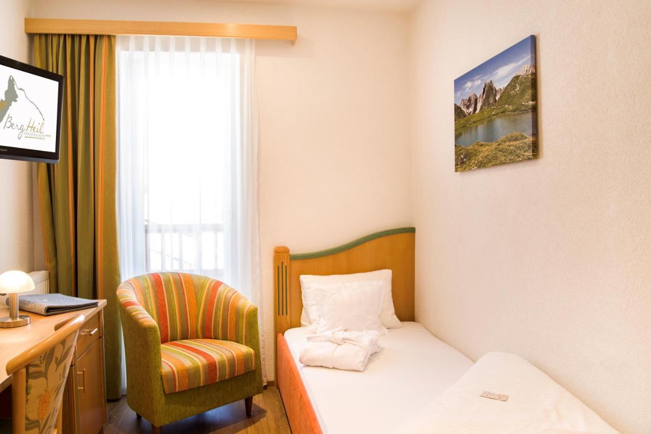 Wohlfuehlhotel Berg Heil Holzgau Ngoại thất bức ảnh