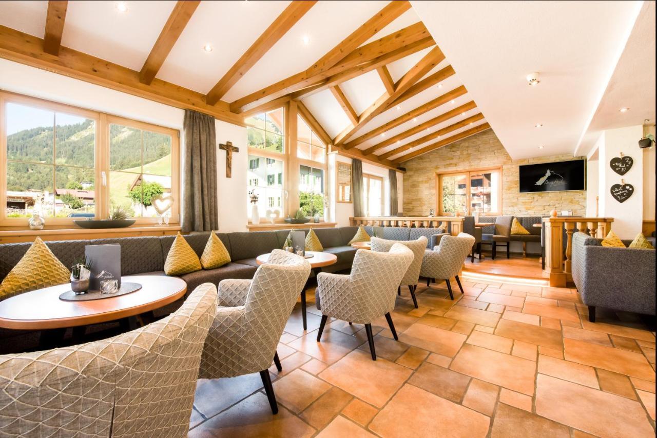 Wohlfuehlhotel Berg Heil Holzgau Ngoại thất bức ảnh