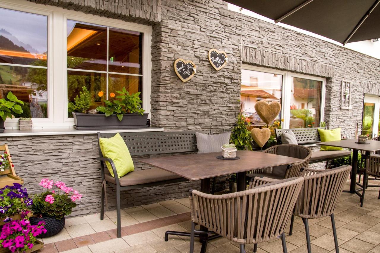 Wohlfuehlhotel Berg Heil Holzgau Ngoại thất bức ảnh