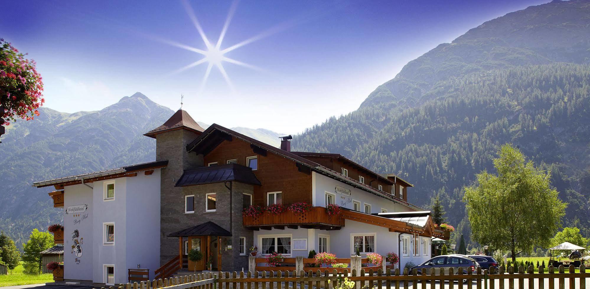 Wohlfuehlhotel Berg Heil Holzgau Ngoại thất bức ảnh