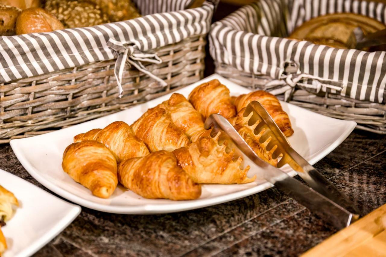 Wohlfuehlhotel Berg Heil Holzgau Ngoại thất bức ảnh